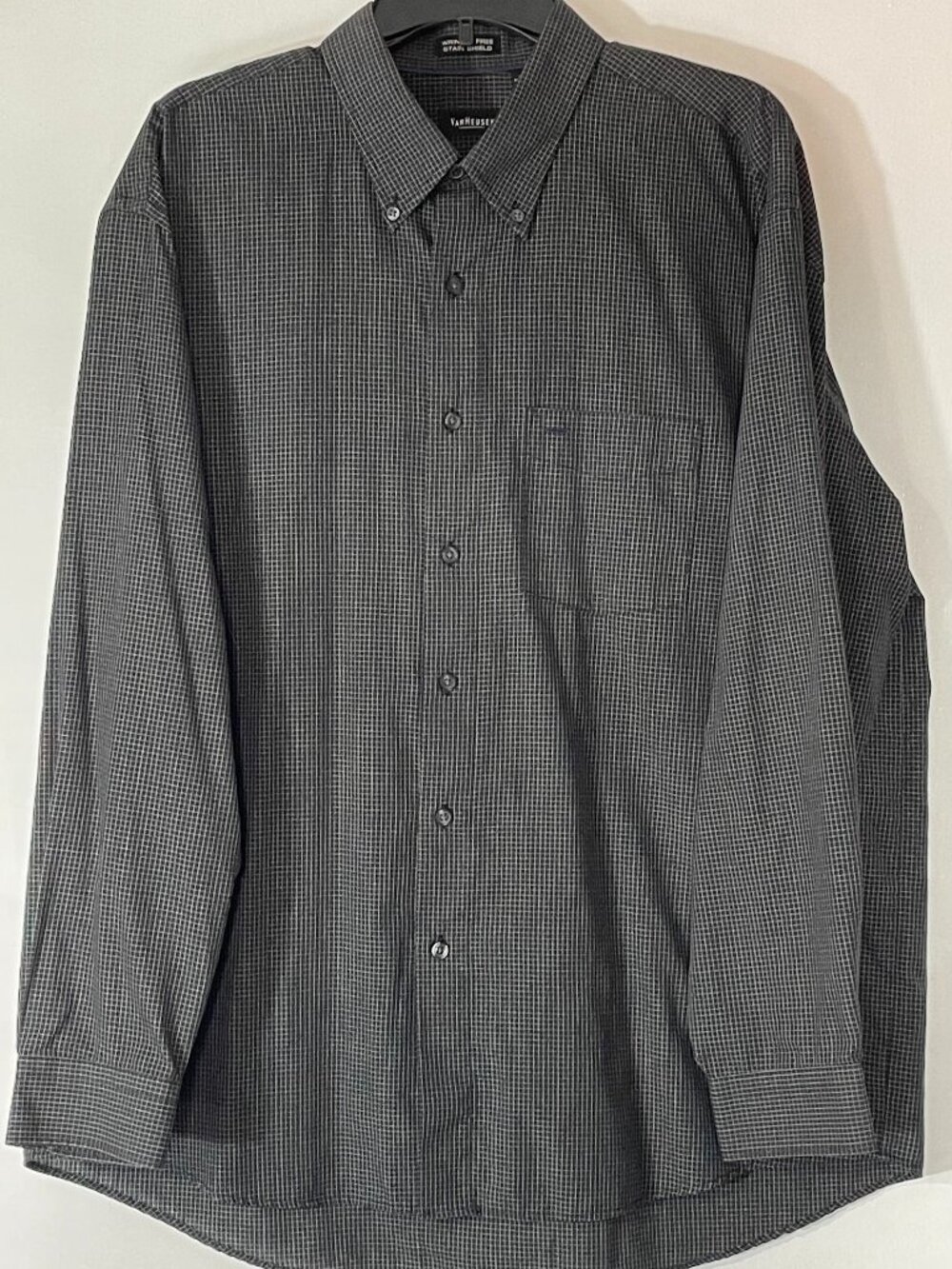 Van Heusen Men’s Black Check Dress Shirt XL 17‑17.5 Wrinkle Free Stain Shield